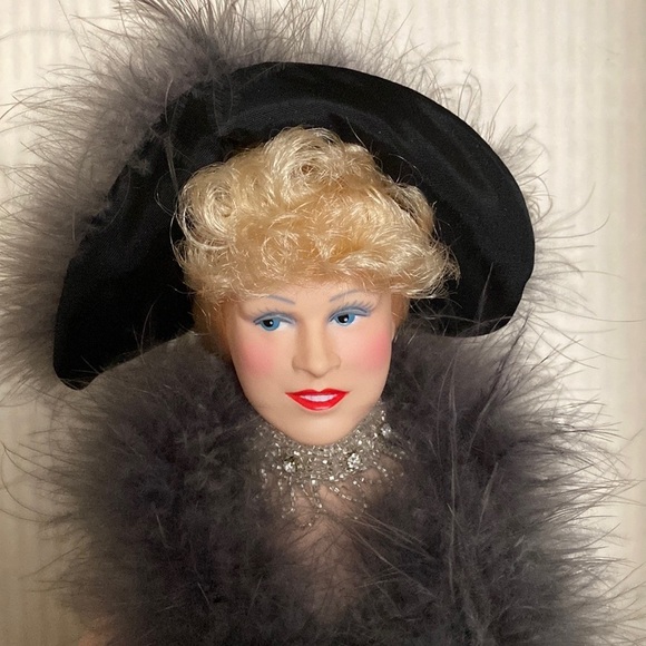 VTG MAE WEST EFFANBEE LEGEND SERIES DOLL 1980’s ALL ORIGINAL CLOTHING and BOX - Picture 13 of 13